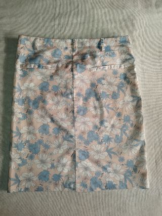 Falda midi floral rosa y azul