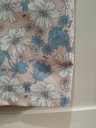Falda midi floral rosa y azul