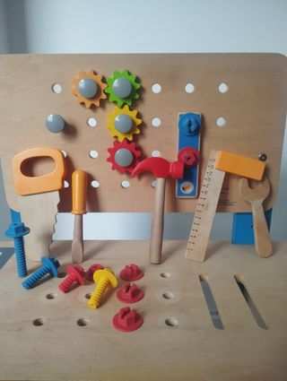 Banco de herramientas de juguete Hape