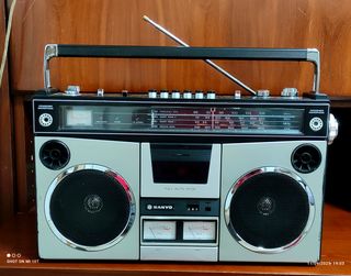 Radio Cassette Sanyo Plata/Negro