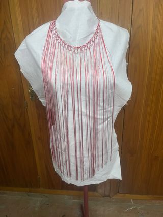 Collar de flecos rojo