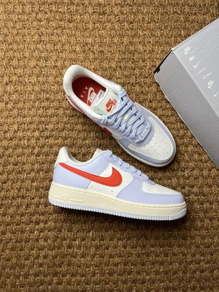 Nike Air Force 1 '07 / Blanco - Azul Lavanda