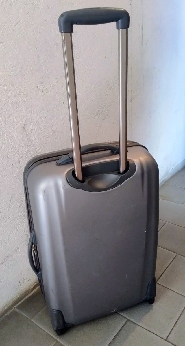 Valigia Roncato rigida grigia