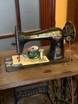 Máquina de coser Singer antigua
