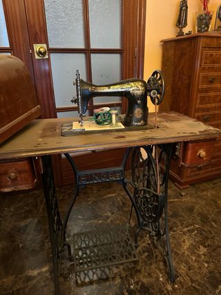 Máquina de coser Singer antigua