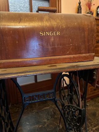 Máquina de coser Singer antigua