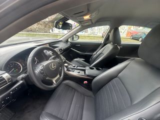Lexus IS300h  2014