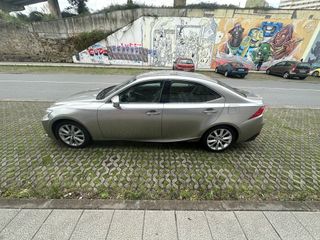 Lexus IS300h  2014