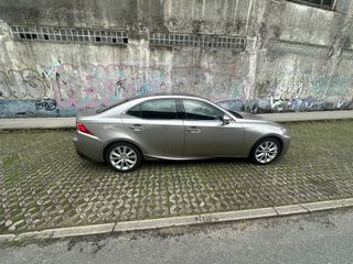 Lexus IS300h  2014