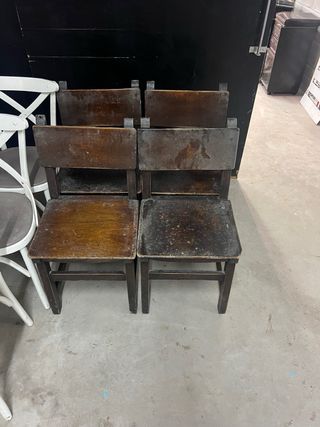 Sillas antiguas de madera