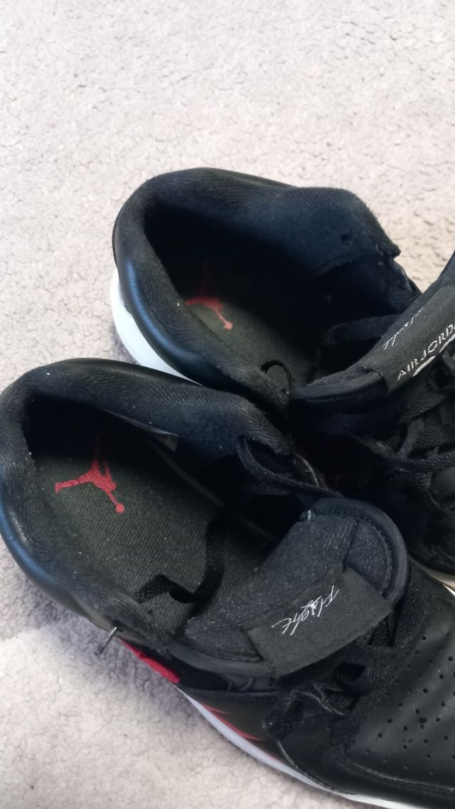 Scarpe Jordan Rosse e Nere  NUMERO 38.5