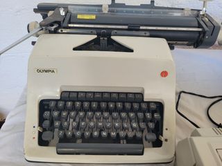 3 macchine da scrivere antiche: Olympia, Olivetti