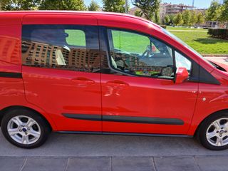 Ford Transit Courier 2017