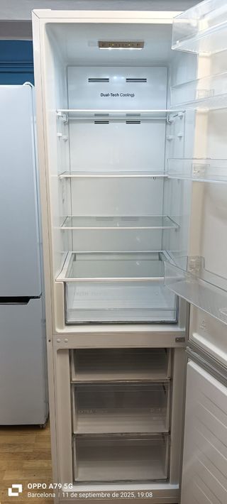 Nevera Combi Hisense
NO Frost energía A+