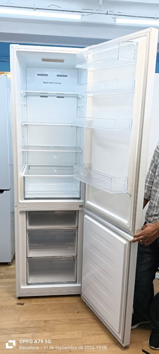 Nevera Combi Hisense
NO Frost energía A+