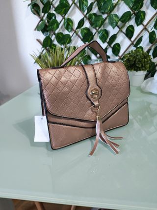 Bolso de mano dorado
