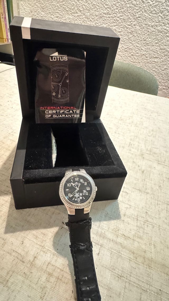 Reloj Lotus