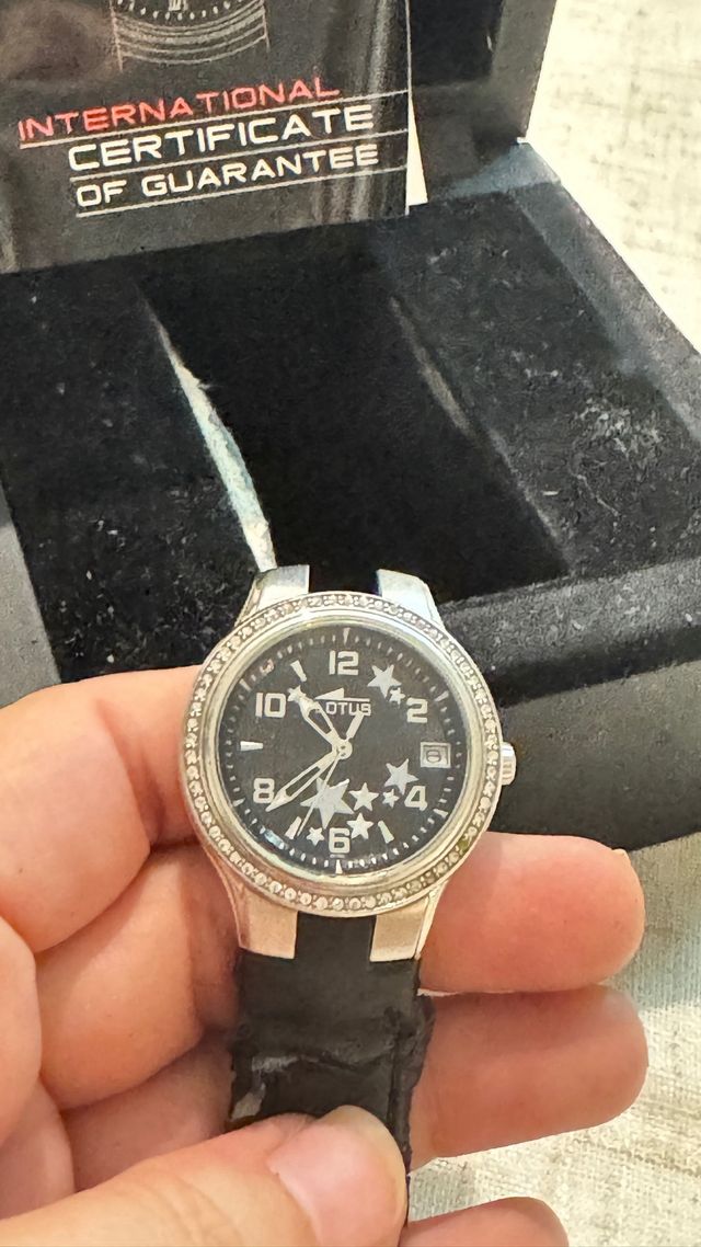 Reloj Lotus