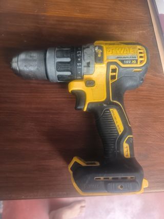 Taladro Percutor Dewalt 18V XR