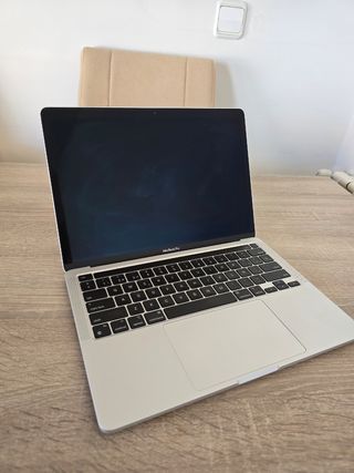 MacBook Pro 13 M2 2022 8GB 256GB Plata
