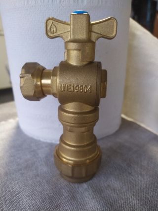 Válvula contador paso angular