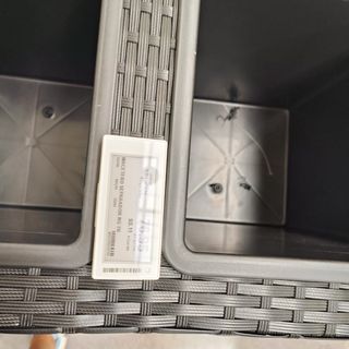 2 Jardinera de mimbre  plastico negra  49€cada una