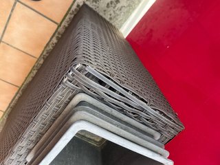 2 Jardinera de mimbre  plastico negra  49€cada una