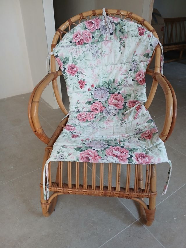 Conjunto mimbre: 2 sillas y mesa exterior