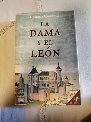 La dama y el león (Planeta Fabula) (Spanish Edi...