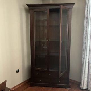 Vitrina para salón de Madera y Cristal