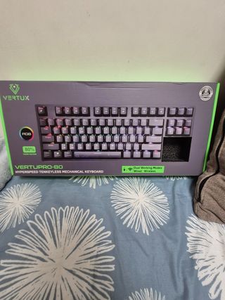 Teclado Mecánico Vertux Vertupro-80 RGB