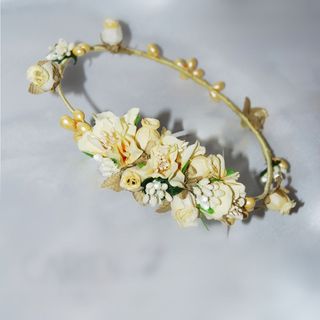 Tiara pistilos amarilla