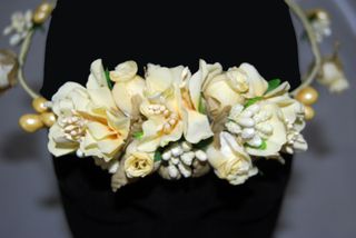 Tiara pistilos amarilla