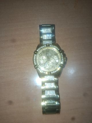 Reloj Guess Dorado