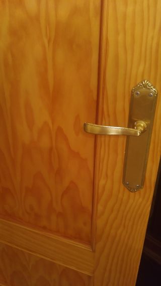 Puertas de madera de pino. 