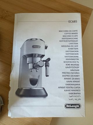 Cafetera Dedica Delonghi