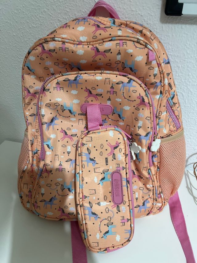 Mochila y estuche Unicornios marca Berreca