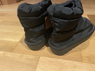 Botines negros acolchados