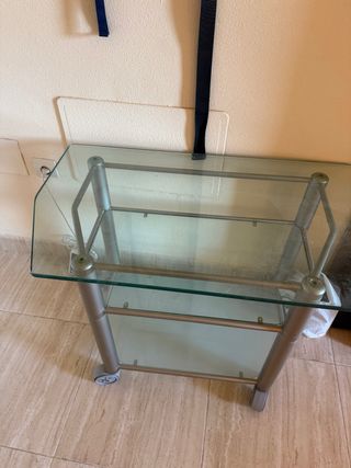 Mesa auxiliar cristal y metal