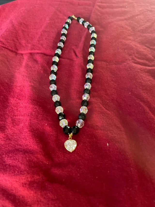 Collar de cristal de roca con corazón