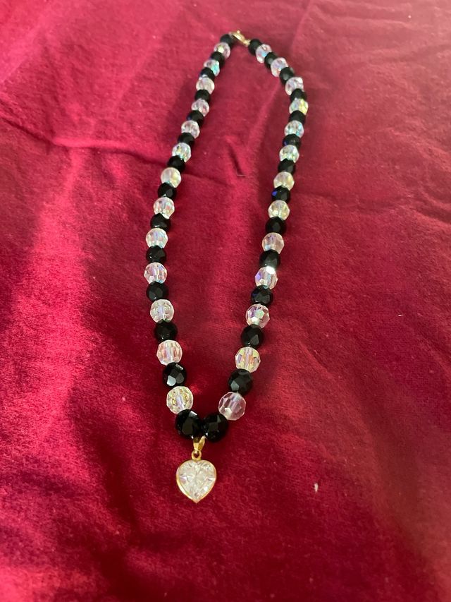 Collar de cristal de roca con corazón