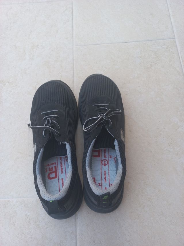 Zapatos de trabajo negros