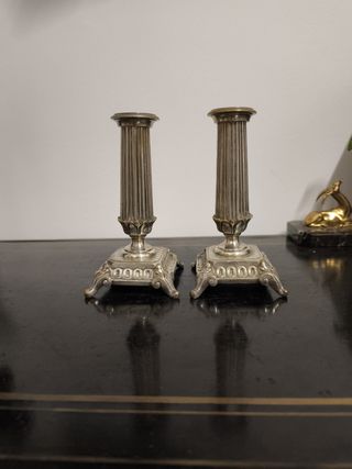 Candelabros antiguos plateados
