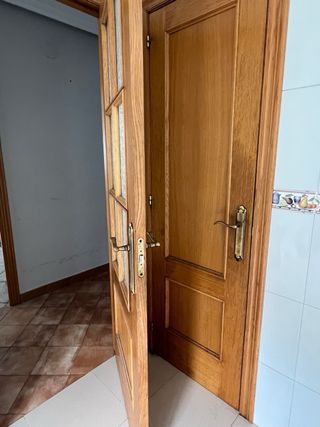 Puerta de madera interior