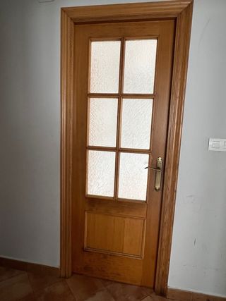 Puerta de madera interior