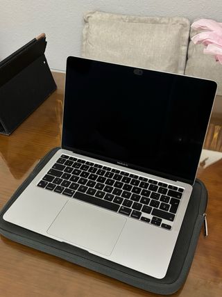 MacBook Air 2020 M1 Plata - No Funciona. 