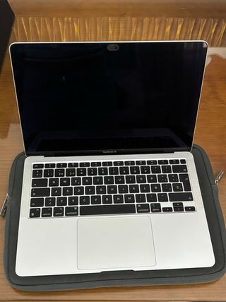 MacBook Air 2020 M1 Plata - No Funciona. 