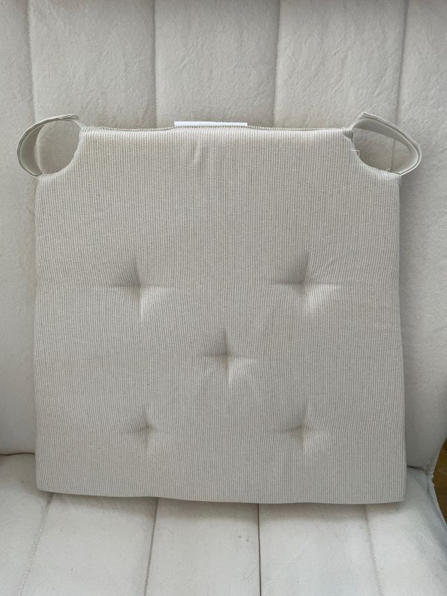 Cojín para silla beige de tela