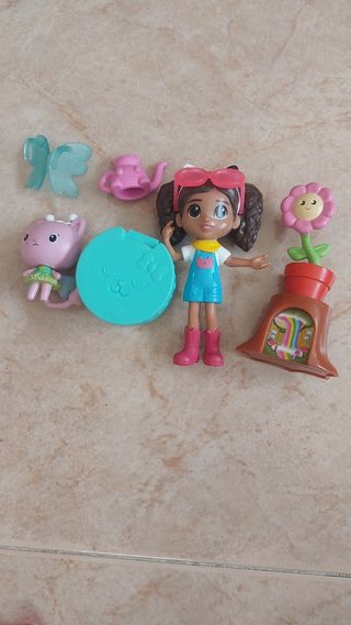 Muñeca Gabby y Accesorios de jardinería 
