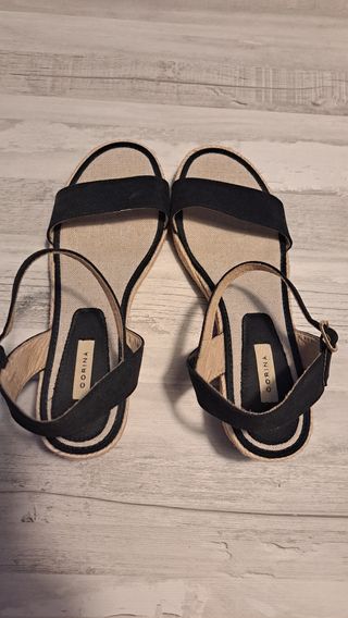 Sandalias negras plataforma esparto